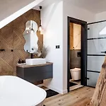 Loft L Main Square With Luxury Bath Újbánya